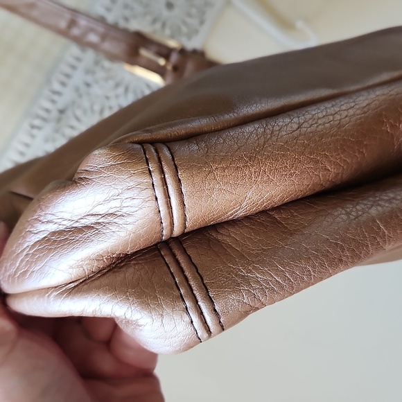 Vintage SAS Metallic Golden Pebbled Leather CROSSBODY Shoulder Bag Purse - Picture 14 of 17